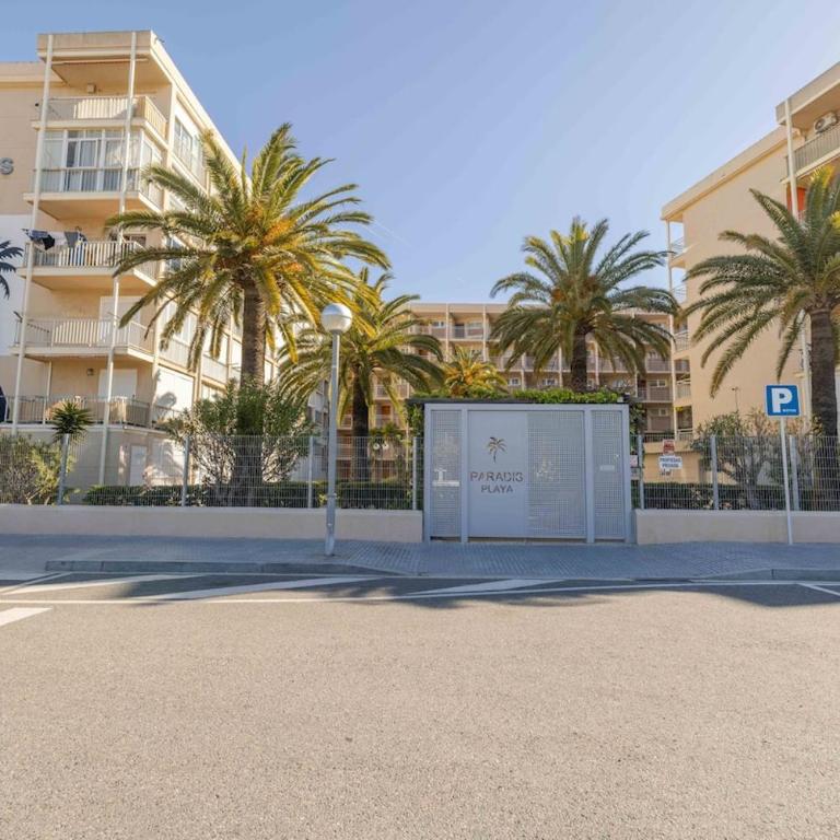 Planta baja en 1ª línea de playa - Two-Bedroom Apartment with Terrace and Sea View - 24
