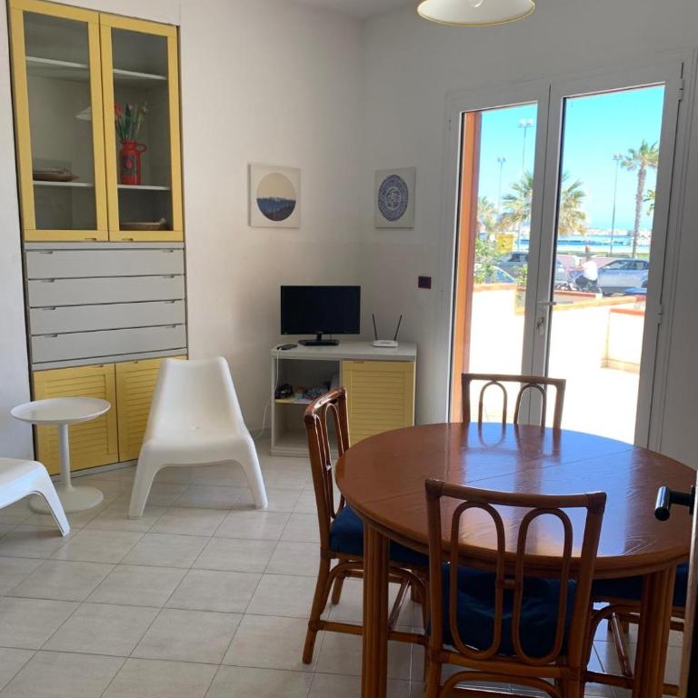Villa Ciuri di fronte al mare - Casa Vacanze con 2 Camere da Letto - 87