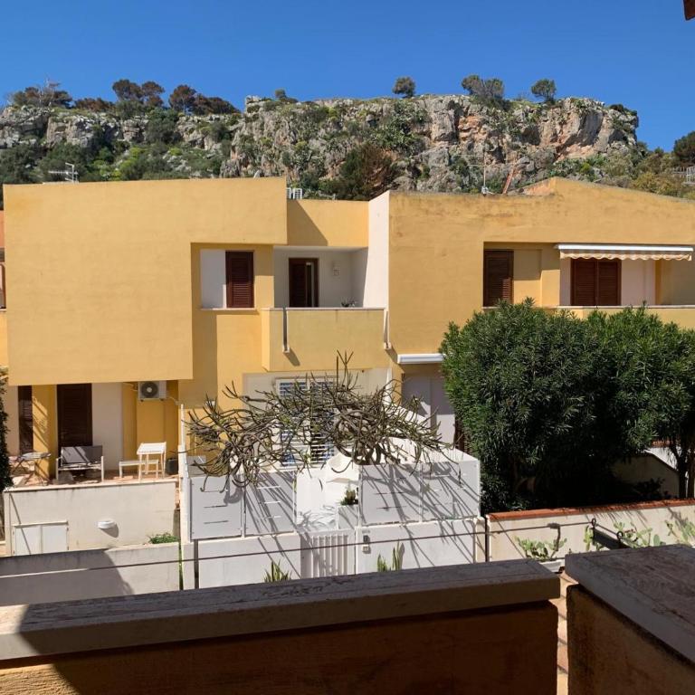 Villa Ciuri di fronte al mare - Casa Vacanze con 2 Camere da Letto - 97