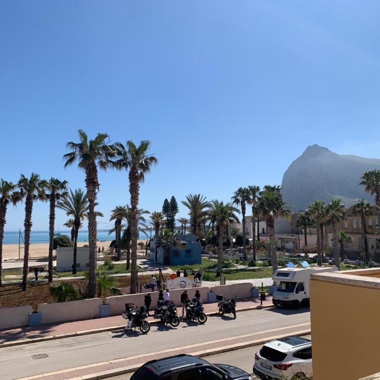 Villa Ciuri di fronte al mare - Casa Vacanze con 2 Camere da Letto - 99