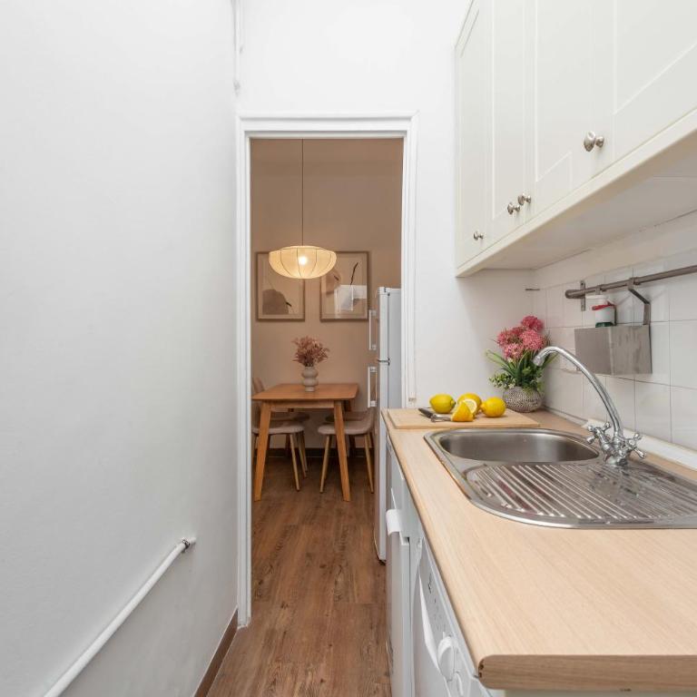 Urban Nest Retreat - Apartment - 13