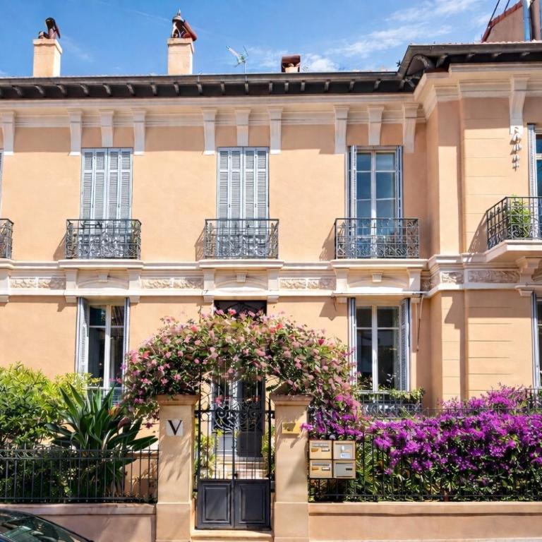 Quiet Private Apartment - 2min Train Station - 5min Palais Croisette - Private entrance - Appartement 2 Chambres avec Terrasse - 1