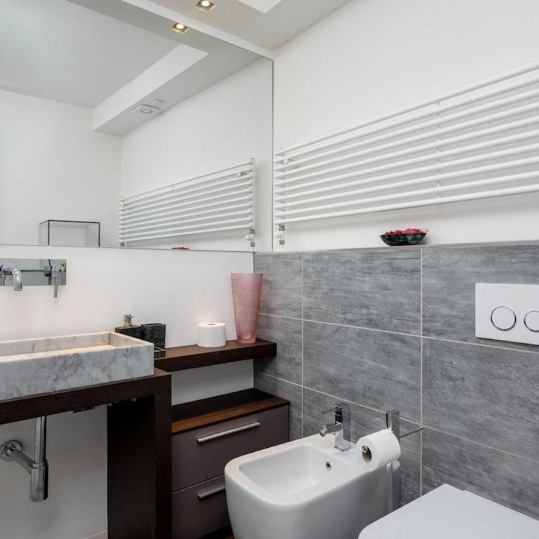 5min dalle Due Torri, Appartamento di Design 2 Camere - Appartamento con 3 Camere da Letto - 24
