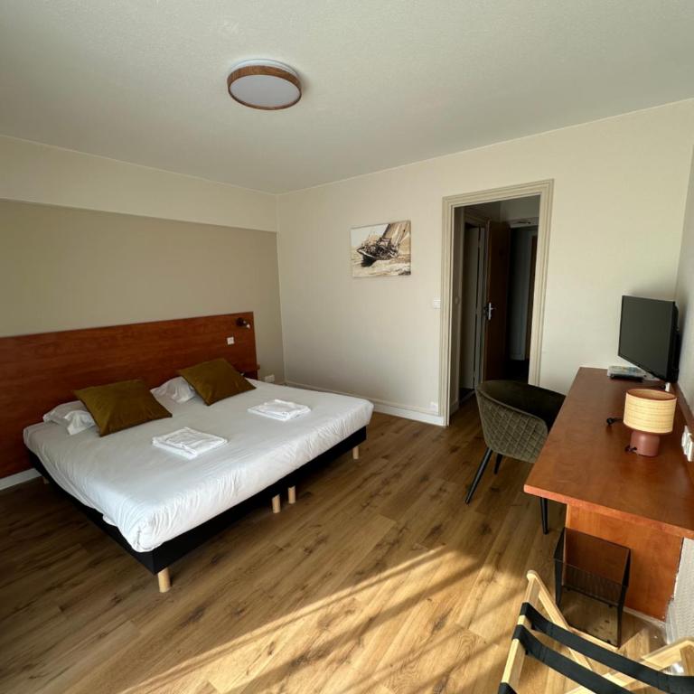 Hotel les Alignements - Chambre Double Supérieure avec Terrasse - 4