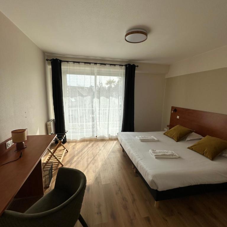 Hotel les Alignements - Chambre Double Supérieure avec Terrasse - 3