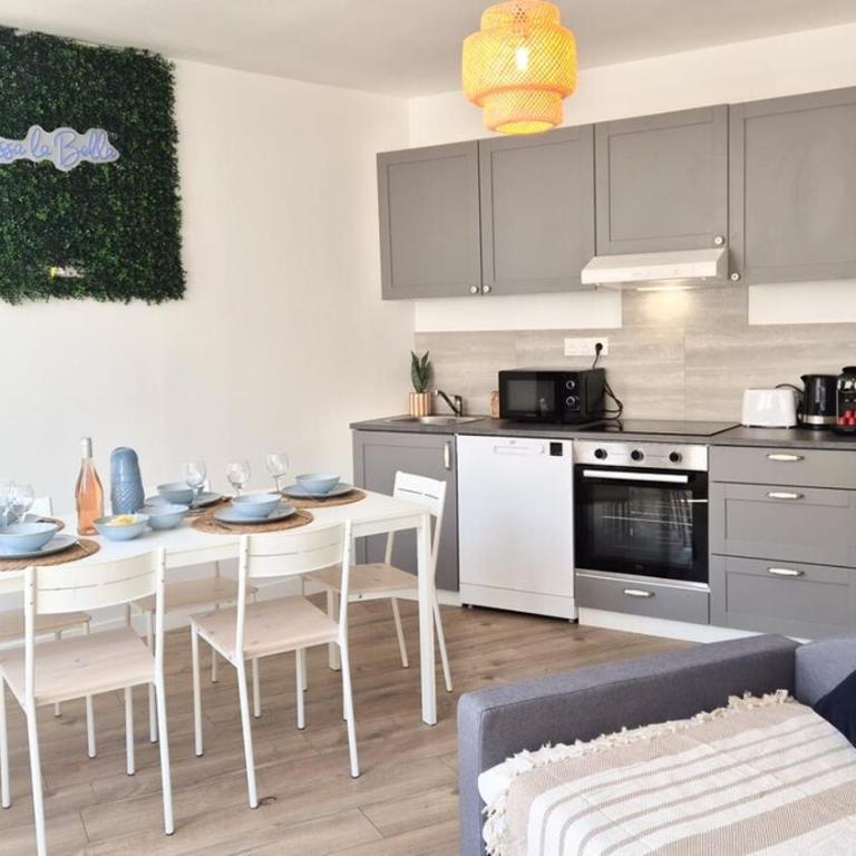T3 neuf climatisé 8 pers parking proche centre - Appartement 3 Chambres - 28