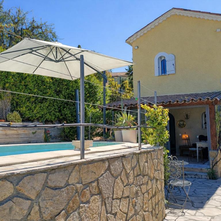 Vivez la douceur de Mougins : une maison pleine de charme pour des moments de partage - Maison 2 Chambres - 3