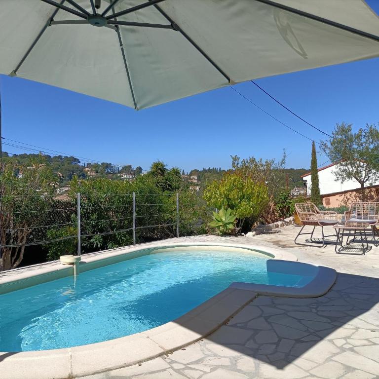 Vivez la douceur de Mougins : une maison pleine de charme pour des moments de partage - Maison 2 Chambres - 5