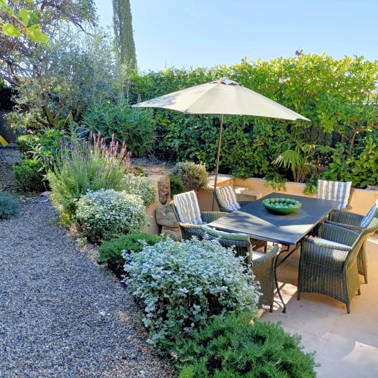 Vivez la douceur de Mougins : une maison pleine de charme pour des moments de partage - Maison 2 Chambres - 9