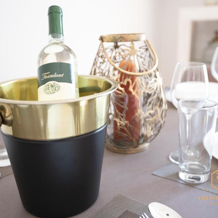 Imperium Luxury Flat - 12Pax, 4 BDRM, 8 min Metro, City Center, A-C - Appartamento Deluxe con 4 Camere da Letto - 58