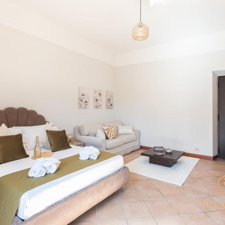 Imperium Luxury Flat - 12Pax, 4 BDRM, 8 min Metro, City Center, A-C - Appartamento Deluxe con 4 Camere da Letto - 8