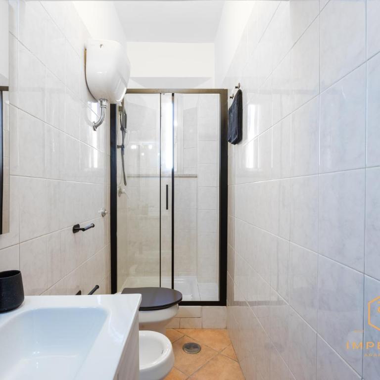 Imperium Luxury Flat - 12Pax, 4 BDRM, 8 min Metro, City Center, A-C - Appartamento Deluxe con 4 Camere da Letto - 38