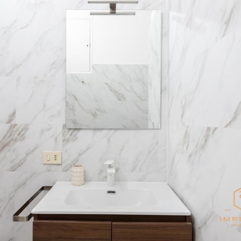 Imperium Luxury Flat - 12Pax, 4 BDRM, 8 min Metro, City Center, A-C - Appartamento Deluxe con 4 Camere da Letto - 27
