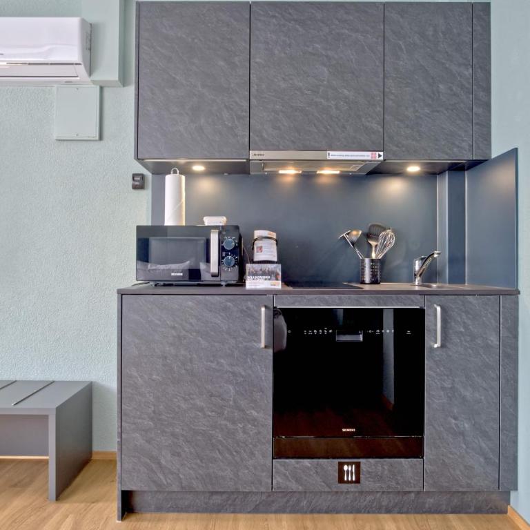 BANK House Studio M 405 - GRIWA RENT - Studio Apartment with One Double Bed - 3