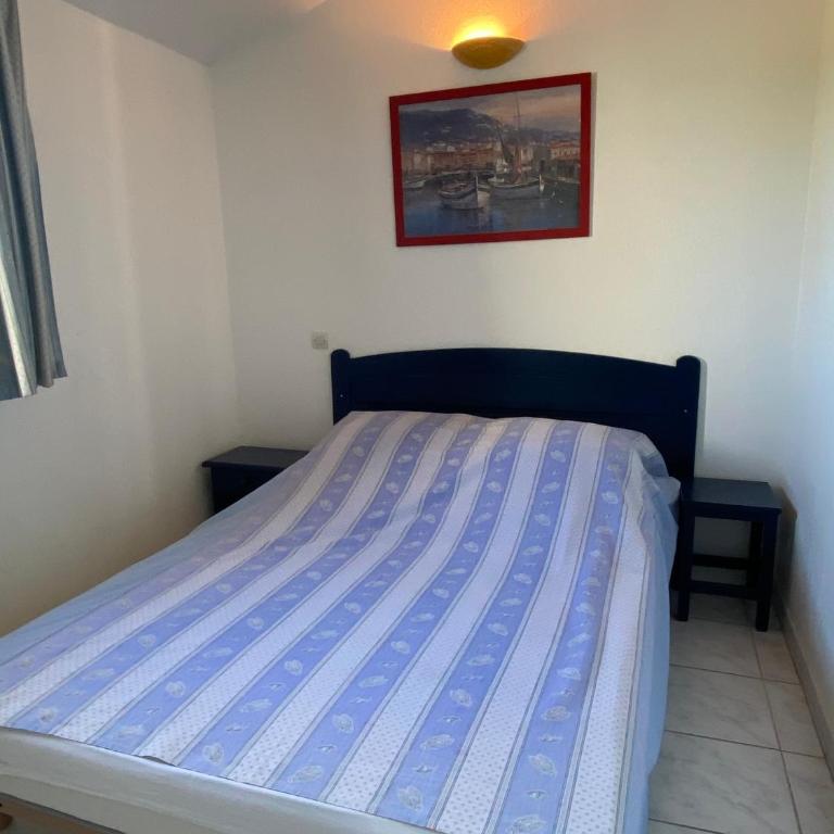 AGENCE JF IMMO - Appart 6 couchages en front de mer dans résidence avec piscine collective V0382 - Appartement 2 Chambres - 9