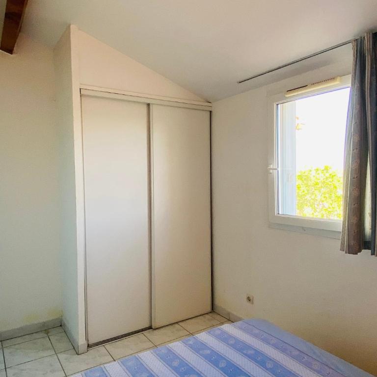AGENCE JF IMMO - Appart 6 couchages en front de mer dans résidence avec piscine collective V0382 - Appartement 2 Chambres - 22