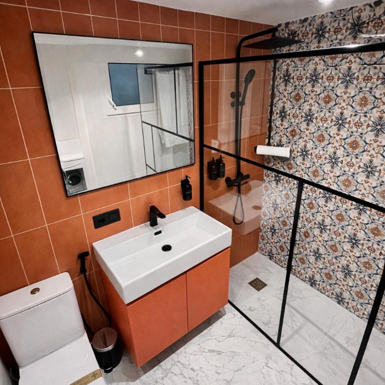 Alicante Mercado Central PARKING&APARTMENTS - One-Bedroom Apartment with View - 9