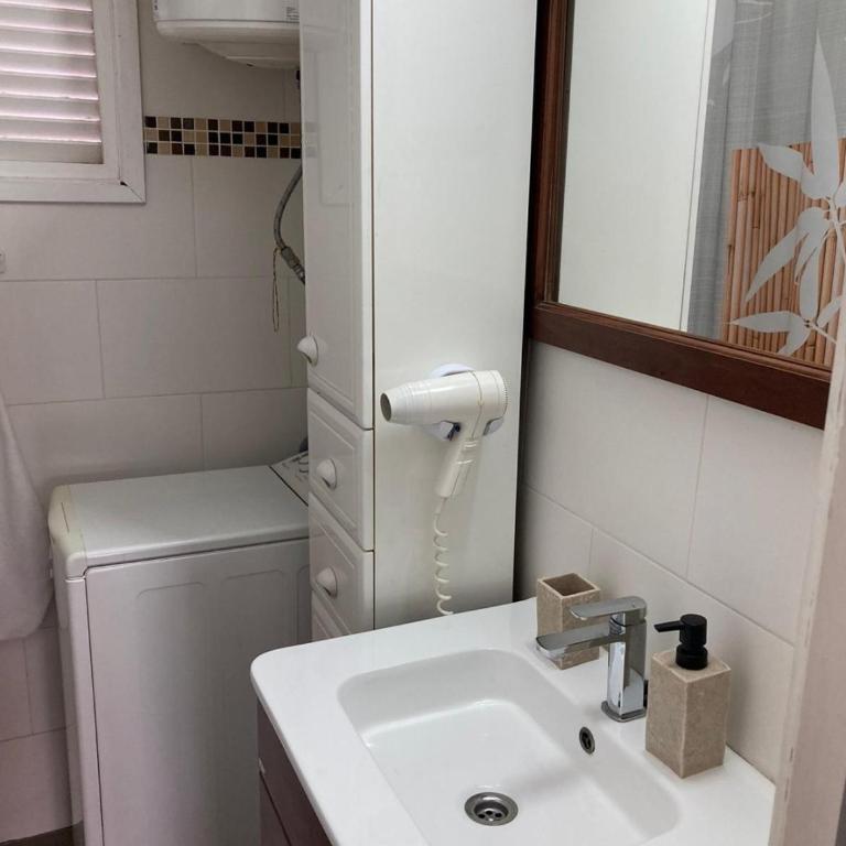 Apartamento en Benidorm con piscina - One-Bedroom Apartment - 6