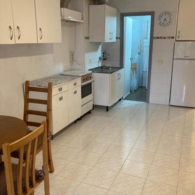 Apartamento en Benidorm con piscina - One-Bedroom Apartment - 3