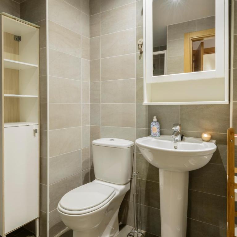 Alojamiento Escuelas Pias Jaca - Apartamento de 3 dormitorios - 6