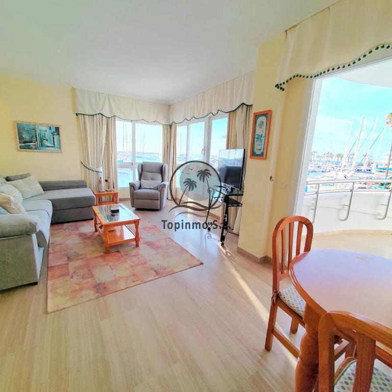 Cozy corner 2 bed apartment Island Puerto Marina - Apartamento - 11