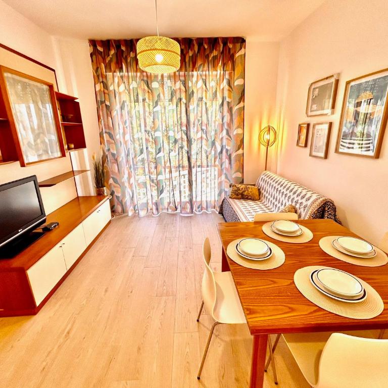 Trilo ANDREA NEL VERDE, VICINO AL MARE, CON PISCINA, ARIA CONDIZIONATA E POSTO AUTO - Two-Bedroom Apartment - 4