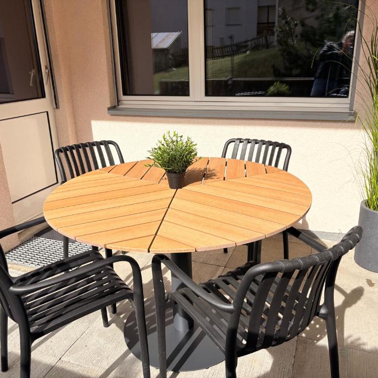 Ambiente Appartement C2 - moderne Ferienwohnung mit Terrasse in Leukerbad - Apartment mit 1 Schlafzimmer und Terrasse - 6