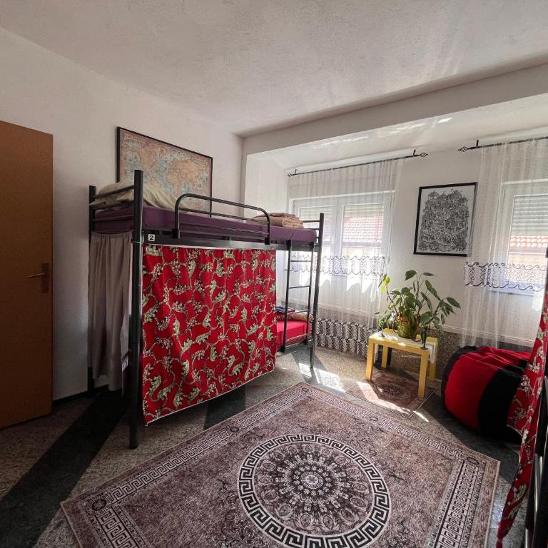 Hostel Backpackers - Quadruple Room - 3