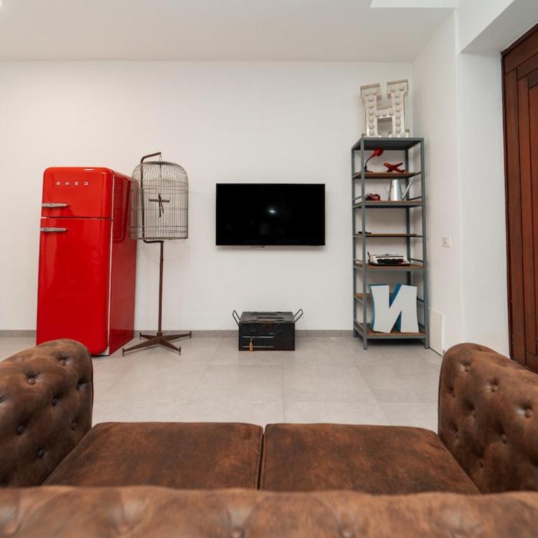 Loft Hangar in Como Lake center & Private Parking - One-Bedroom Apartment - 2