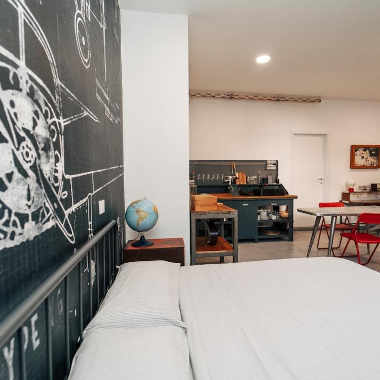 Loft Hangar in Como Lake center & Private Parking - One-Bedroom Apartment - 3