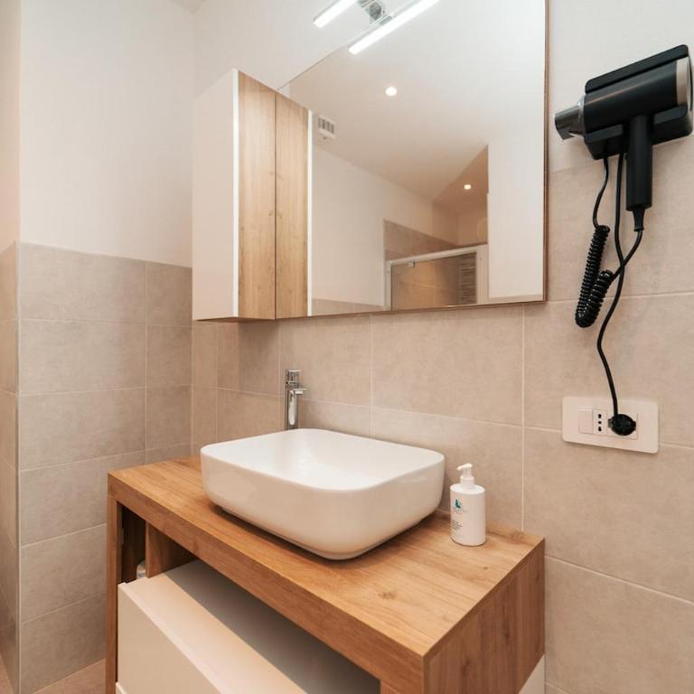 Loft Hangar in Como Lake center & Private Parking - One-Bedroom Apartment - 42