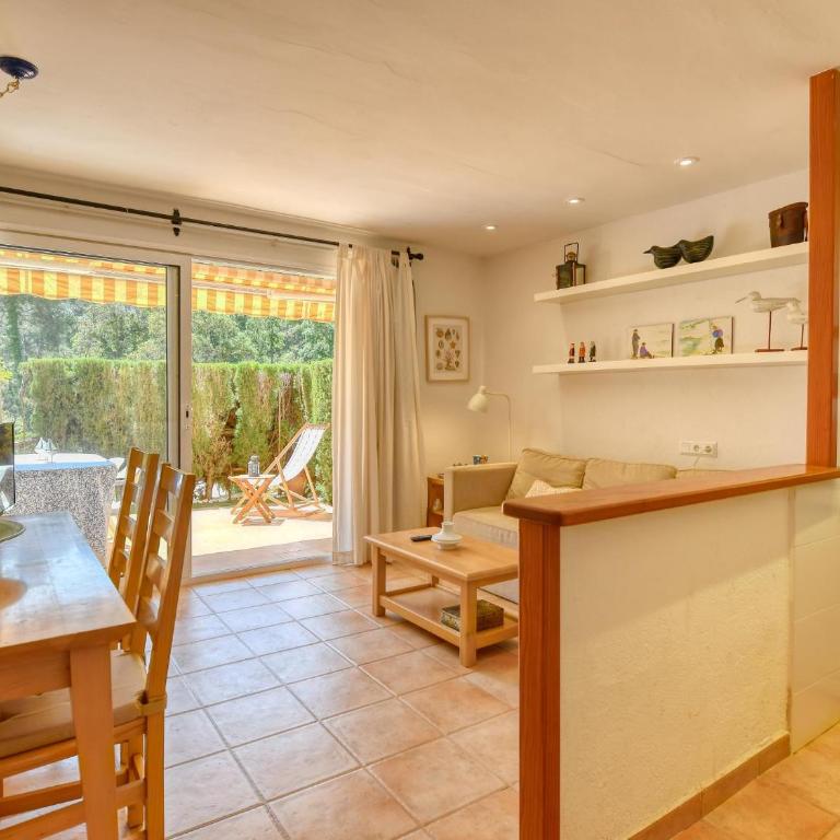 Baix amb terrassa jardí privada i accés a piscina - Apartamento - 9