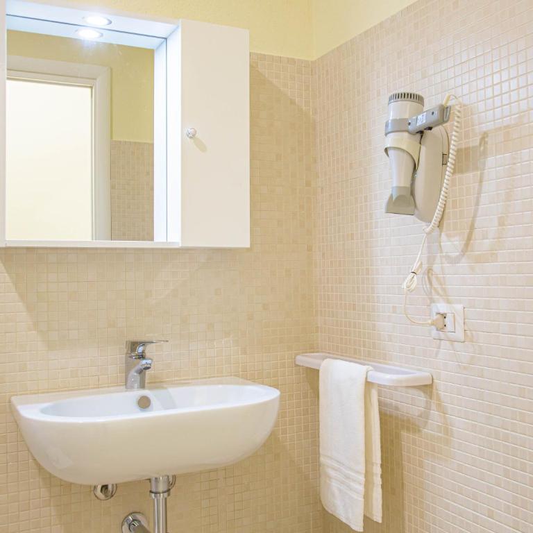 Appartamenti in centro a due passi dal mare - Cala Gonone - Appartamento con 1 Camera da Letto e Balcone - 11