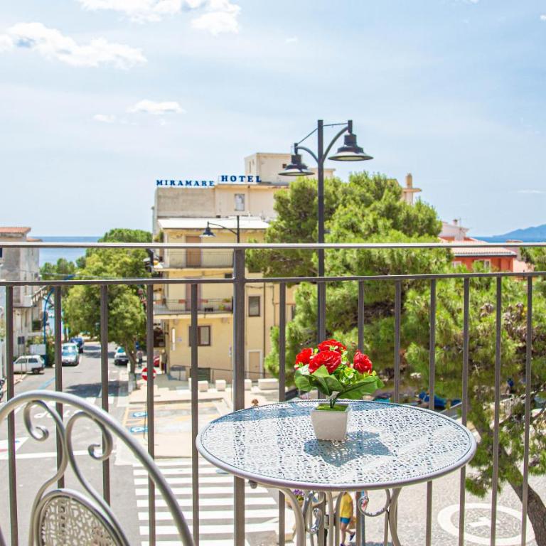 Appartamenti in centro a due passi dal mare - Cala Gonone - Appartamento con 1 Camera da Letto e Balcone - 13