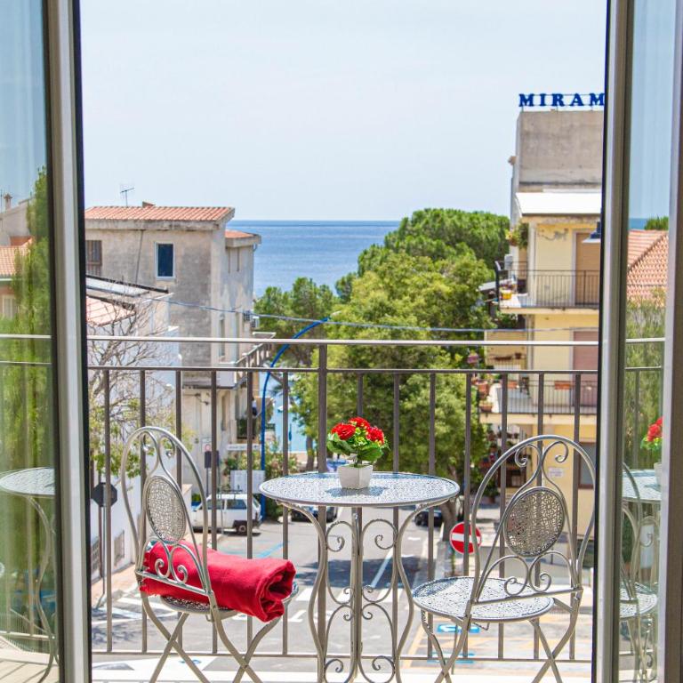 Appartamenti in centro a due passi dal mare - Cala Gonone - Appartamento con 1 Camera da Letto e Balcone - 15