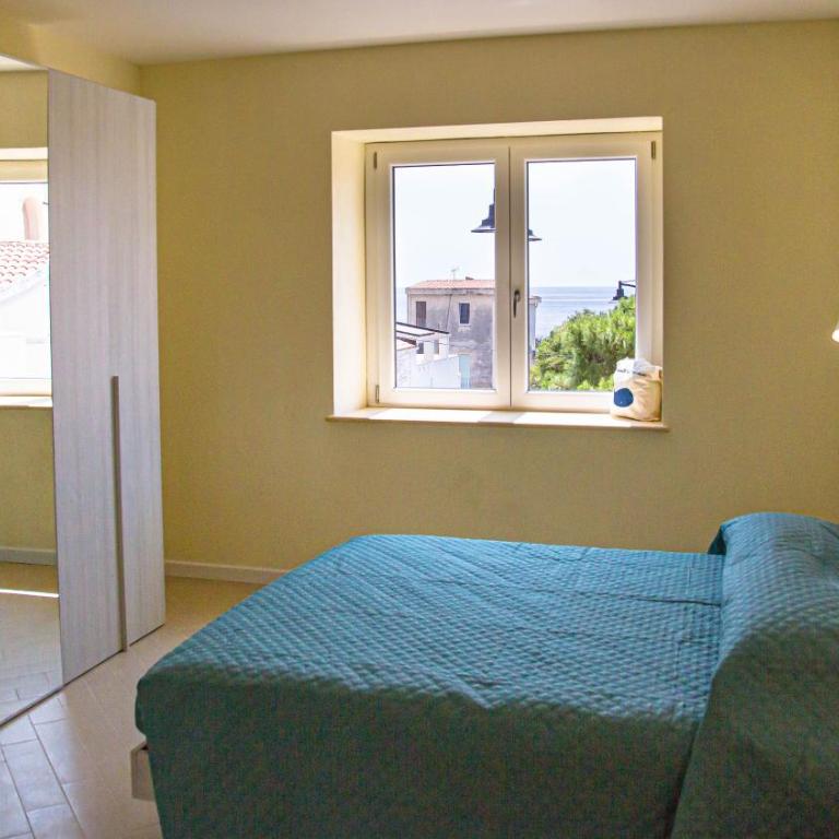 Appartamenti in centro a due passi dal mare - Cala Gonone - Appartamento con 1 Camera da Letto e Balcone - 24
