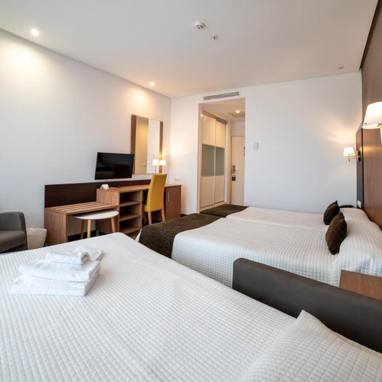Albir Playa Hotel & Spa - Double or Twin Room (2 Adults + 1 Child) - 3