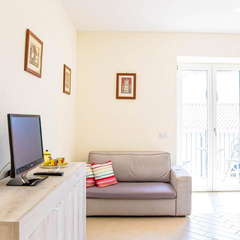 Appartamenti in centro a due passi dal mare - Cala Gonone - Appartamento con 1 Camera da Letto e Balcone - 20