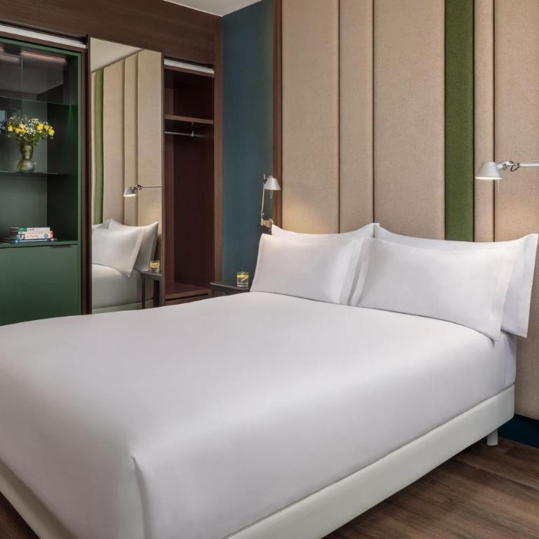 NH Barcelona Diagonal Poblenou - Habitación Premium XL con cama supletoria (2 adultos + 1 niño) - 6
