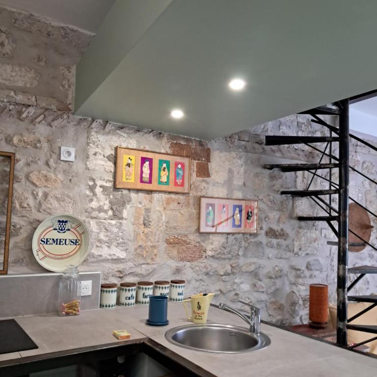 Maison avec cour en plein cœur d'Avignon - Casa con 3 Camere da Letto - 12