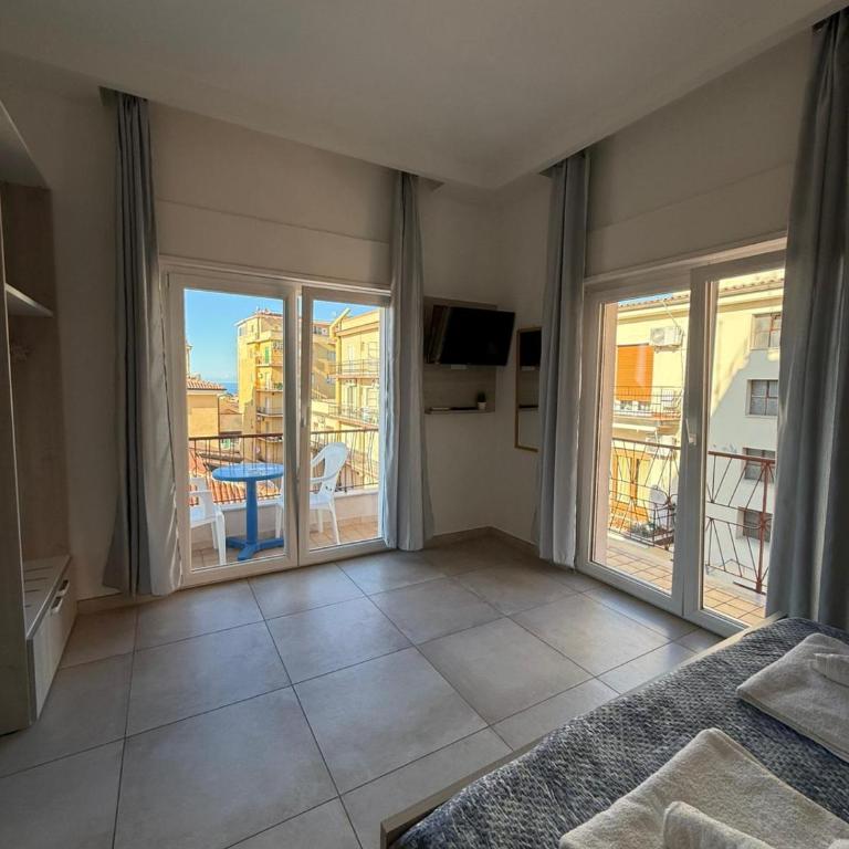 Porta sul Mare - Deluxe Double Room with Balcony and Sea View - 14