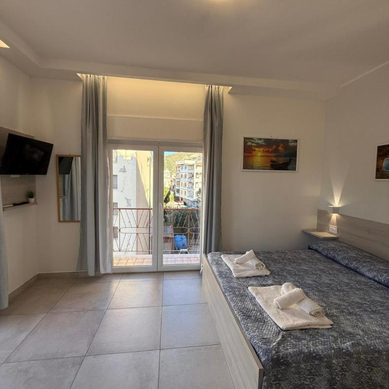 Porta sul Mare - Deluxe Double Room with Balcony and Sea View - 9