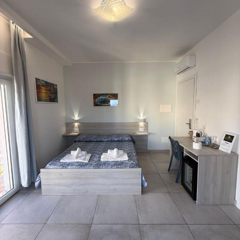 Porta sul Mare - Deluxe Double Room with Balcony and Sea View - 4