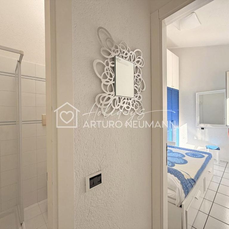 111 - Bellissimo trilo luminoso con vista mare e ARIA CONDIZIONATA -SPIAGGIA INCLUSA - Appartamento con 2 Camere da Letto - 4