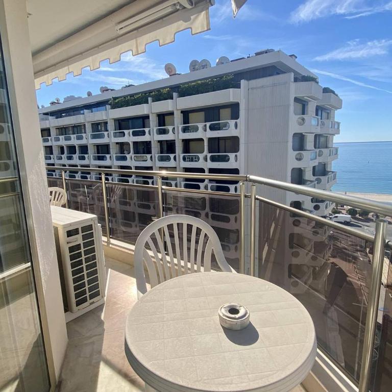 Cannes Croisette - Appartement 3 pièces - Apartment mit 2 Schlafzimmern, einem Balkon und Meerblick - 7