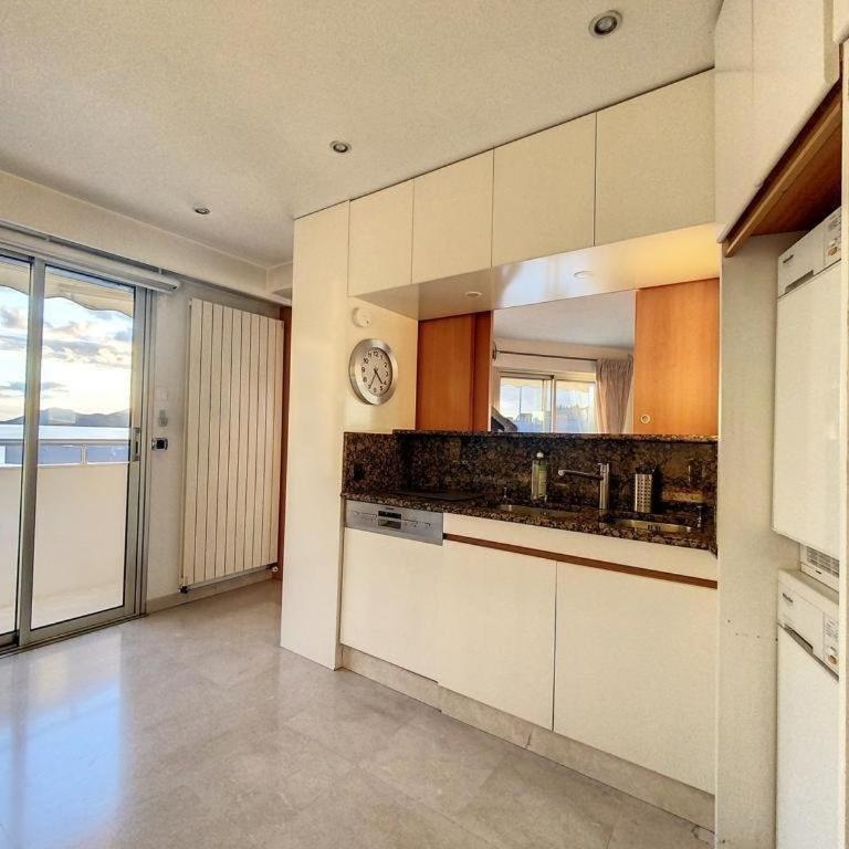 Cannes Croisette - Appartement 3 pièces - Apartment mit 2 Schlafzimmern, einem Balkon und Meerblick - 11