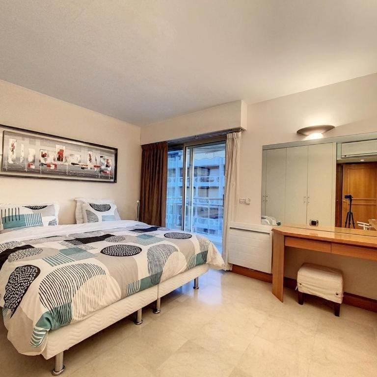 Cannes Croisette - Appartement 3 pièces - Apartment mit 2 Schlafzimmern, einem Balkon und Meerblick - 12