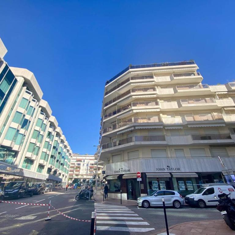 Cannes Croisette - Appartement 3 pièces - Apartment mit 2 Schlafzimmern, einem Balkon und Meerblick - 14