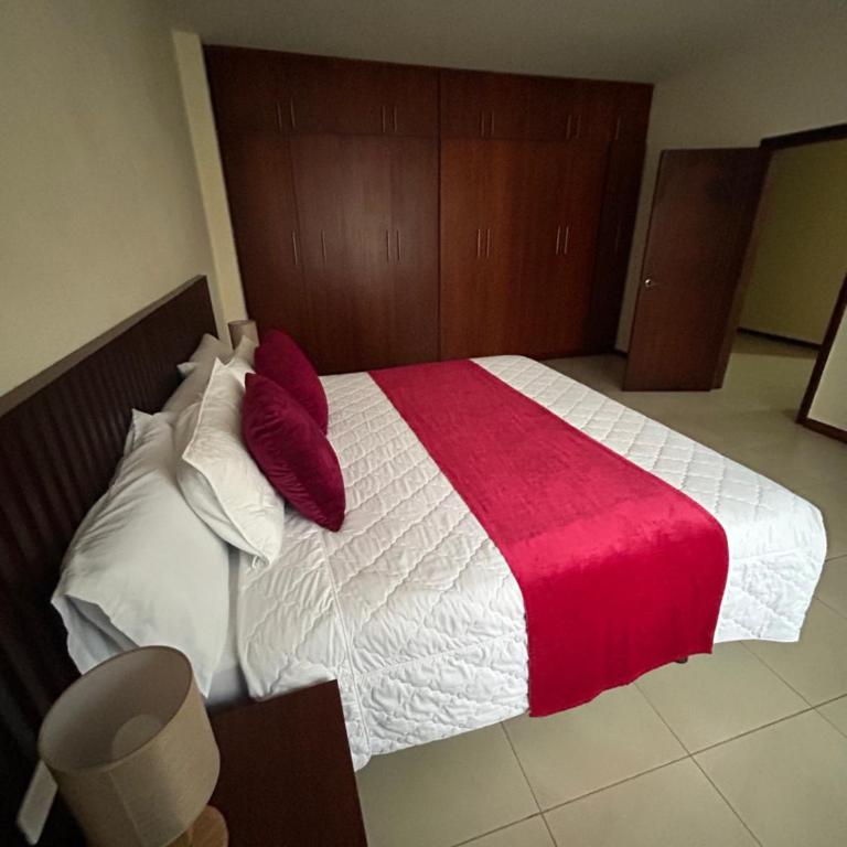 Boutique Exclusive Stay - Three-Bedroom Apartment with Balcony - 3