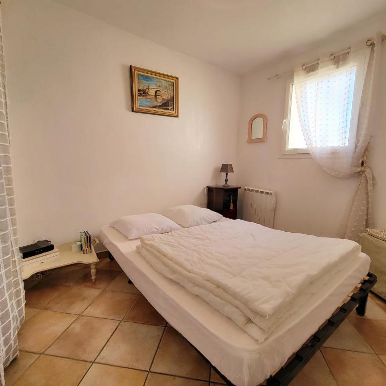 Bel Appartement climatise de plain pied 80m de la mer, wifi, grand sejour 2 chambres belle terrasse LXRM3 - Appartement - Rez-de-Chaussée - 12